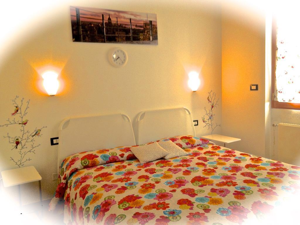 Top Suit Centro - Guest House Brugherio Room photo